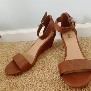 fioni tan wedges size 11